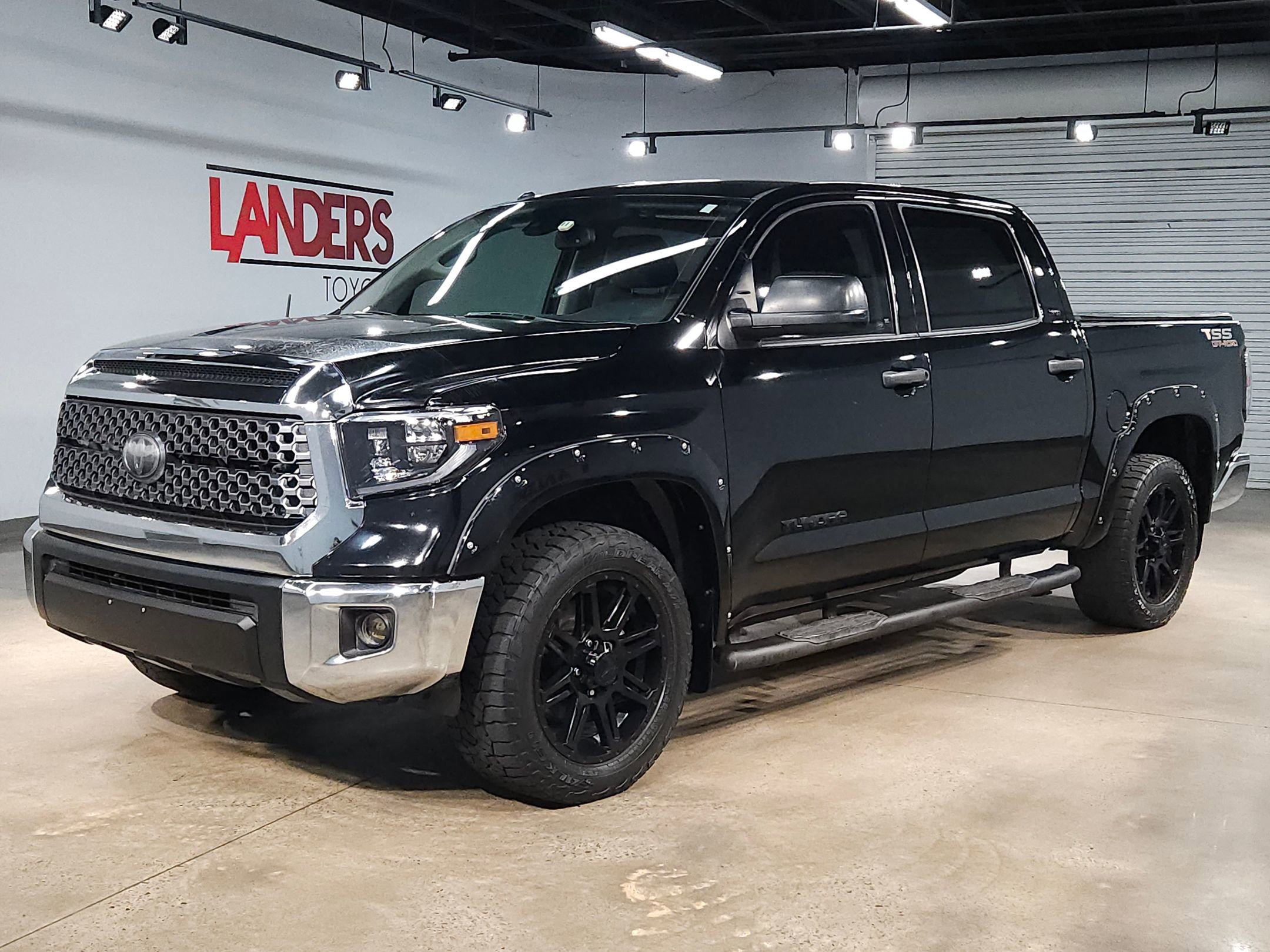 Used 2018 Toyota Tundra SR5 w/ SR5 Upgrade Package RWD image 3