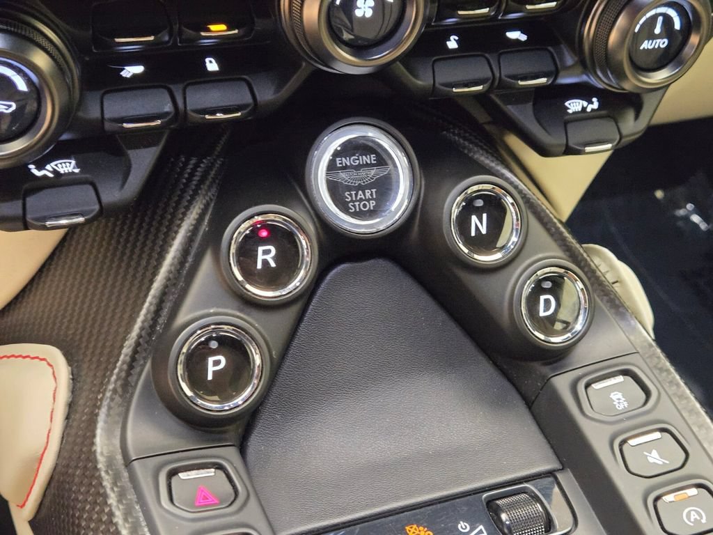 Used 2023 Aston Martin V8 Vantage Coupe RWD image 35