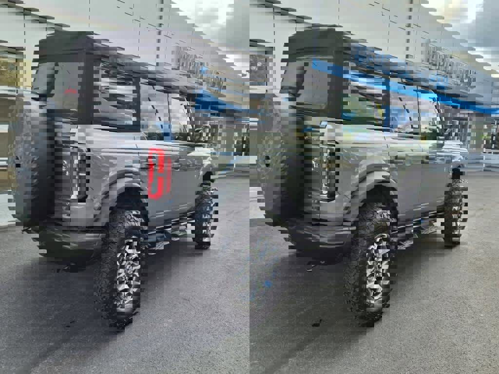 Used 2024 Ford Bronco Badlands image 6
