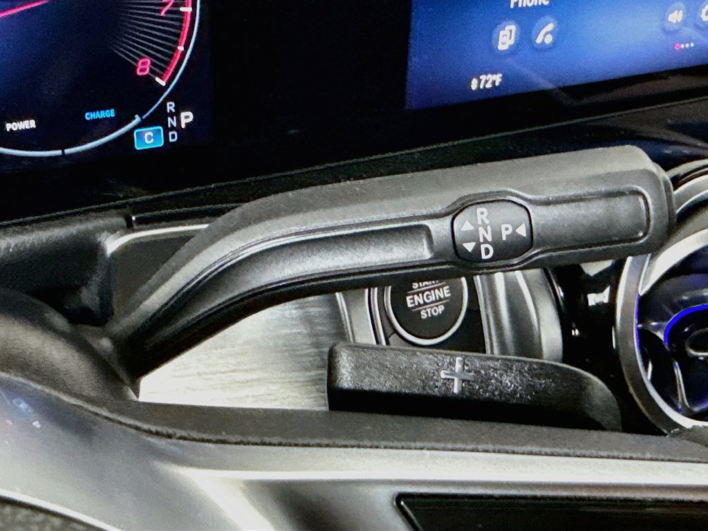 Used 2025 Mercedes-Benz GLB 250 4MATIC w/ Winter Package image 16