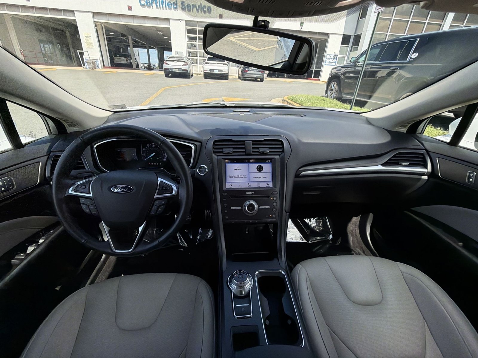 Used 2017 Ford Fusion Titanium FWD image 22