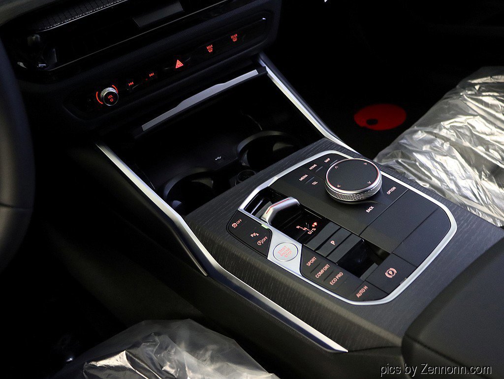 Used 2025 BMW 230i xDrive Coupe w/ Premium Package image 15