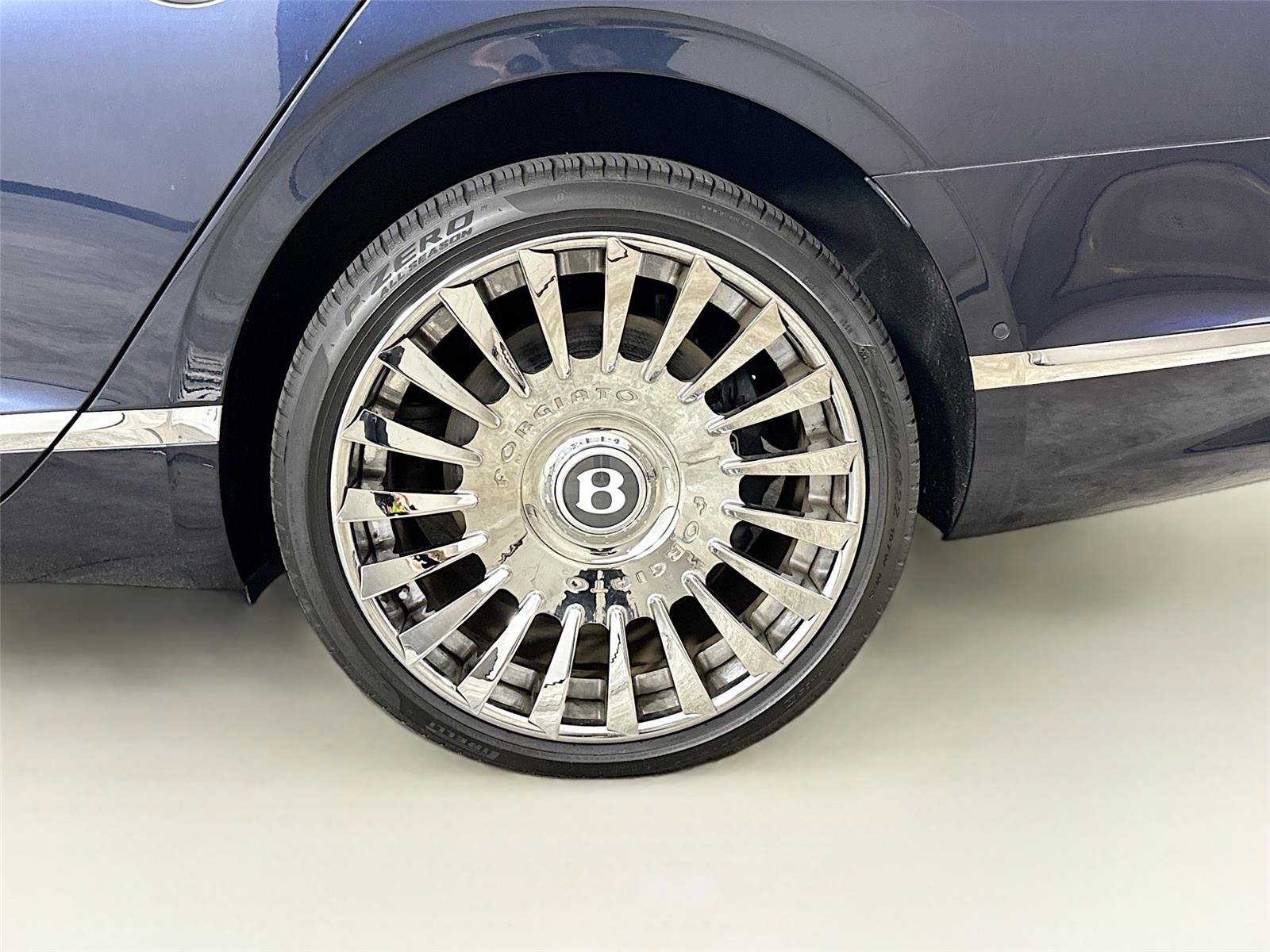 Used 2022 Bentley Flying Spur W12 AWD/4WD image 32