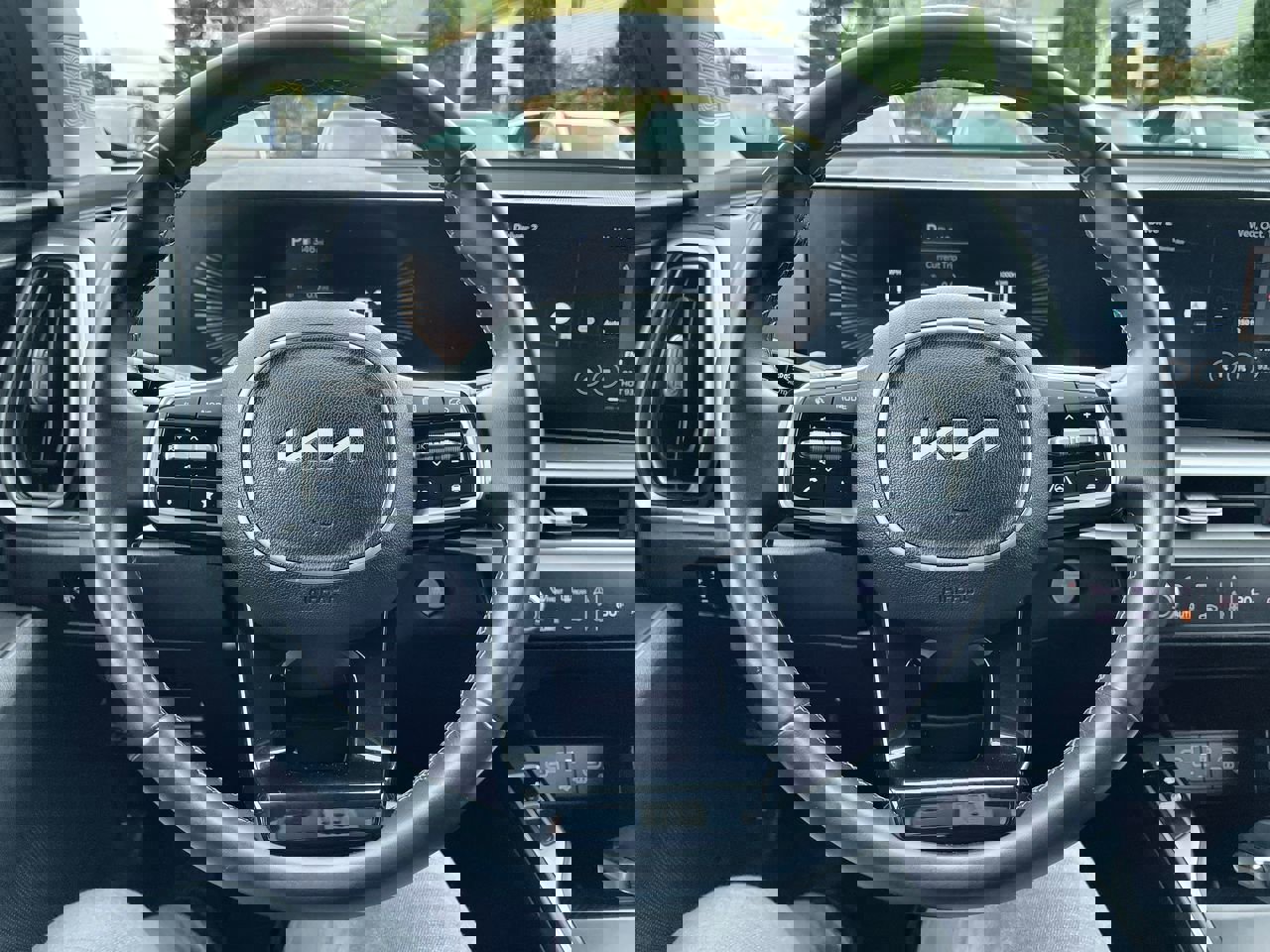 Used 2024 Kia Sorento S image 17