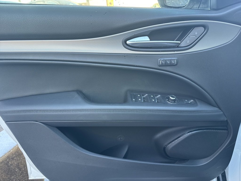 New 2025 Alfa Romeo Stelvio Sprint image 12