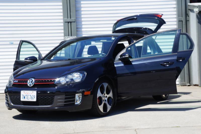 Used 2011 Volkswagen Golf 4-Door image 32