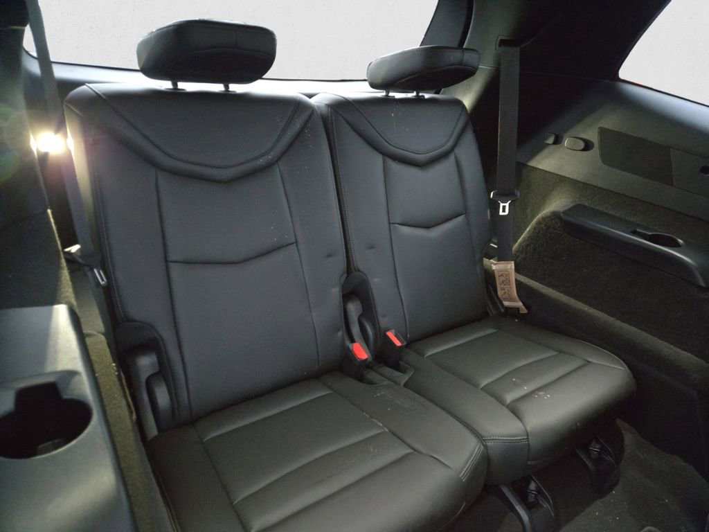 Used 2023 Cadillac XT6 Premium Luxury image 18