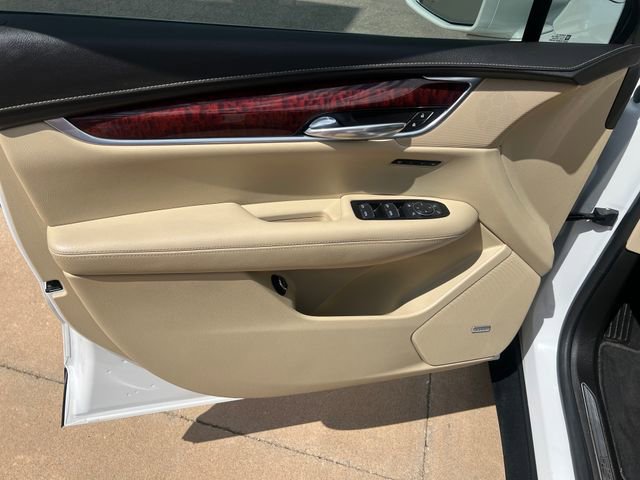 Used 2017 Cadillac XT5 Premium Luxury w/ Driver Assist Package image 10