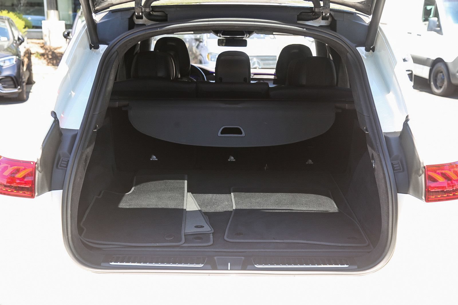Used 2023 Mercedes-Benz EQS 580 4MATIC SUV image 24