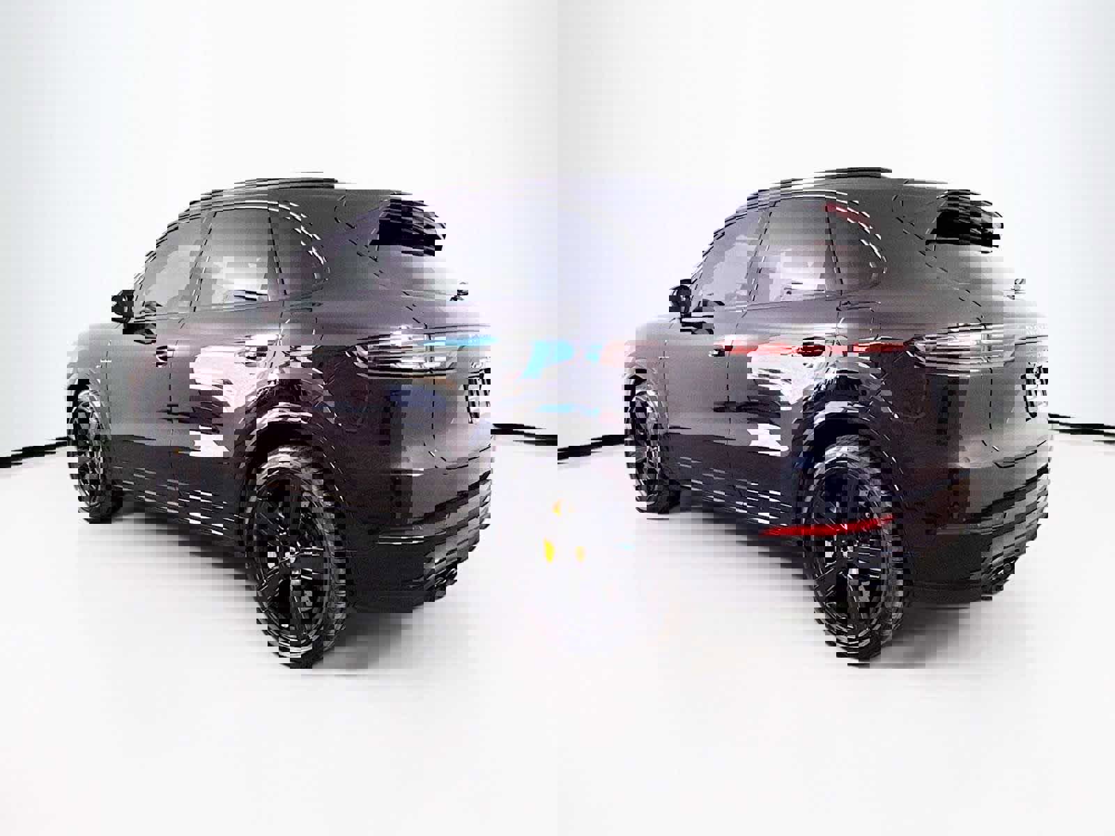 Used 2023 Porsche Cayenne Turbo S image 3