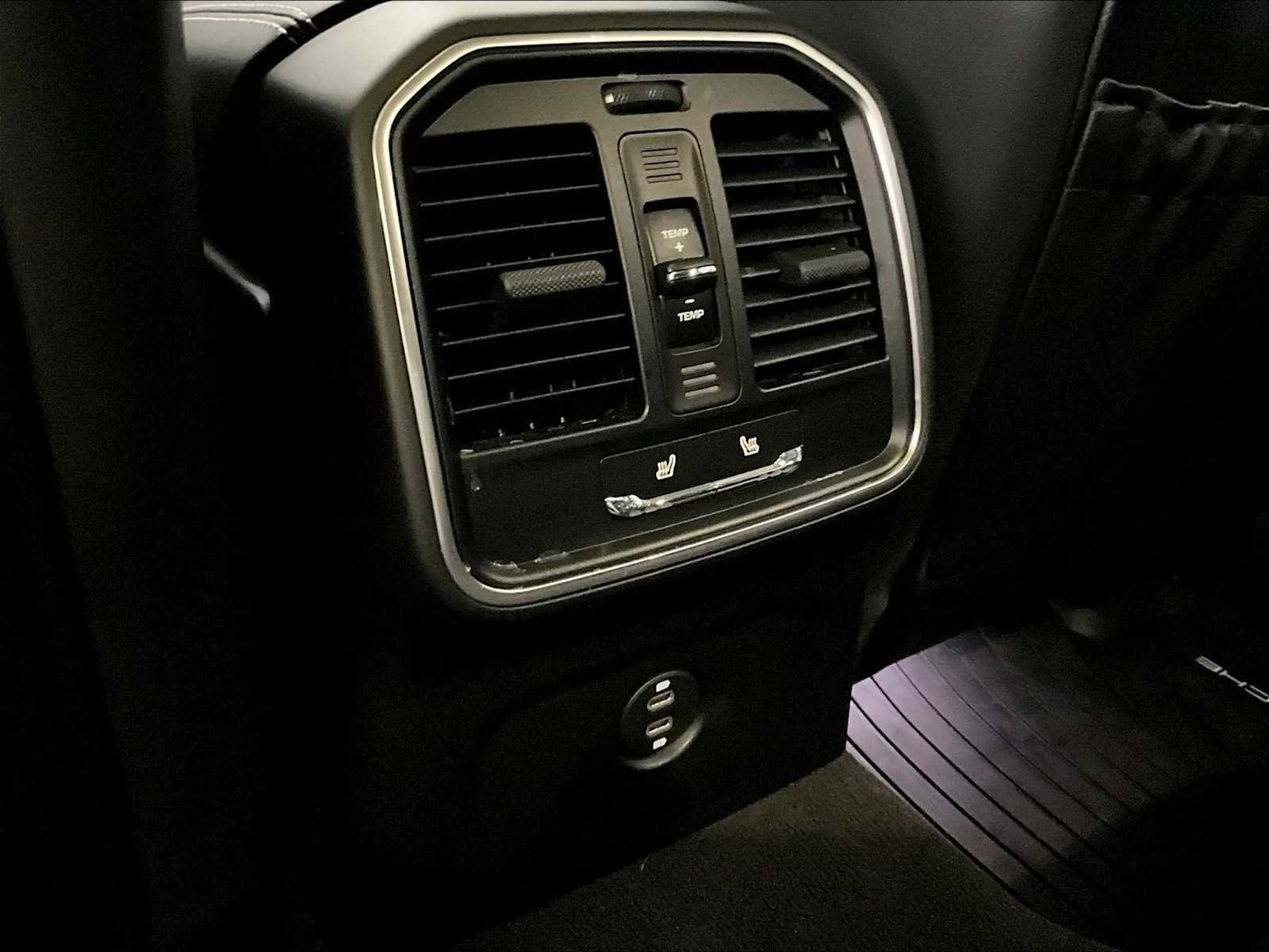 Used 2025 Porsche Macan S image 30