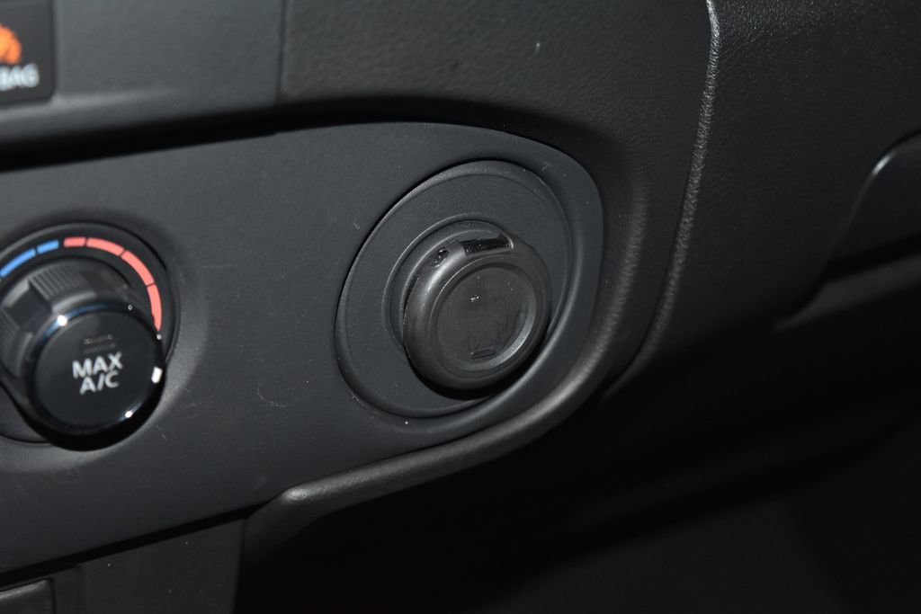 Certified 2024 Nissan Frontier SV w/ Technology Package image 13