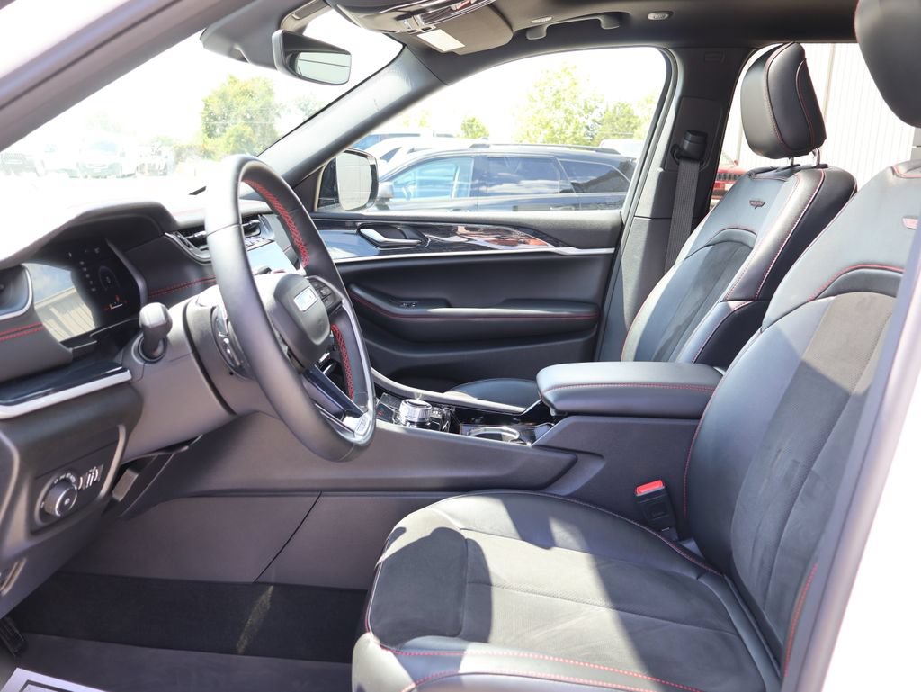 Used 2022 Jeep Grand Cherokee Trailhawk AWD/4WD image 22