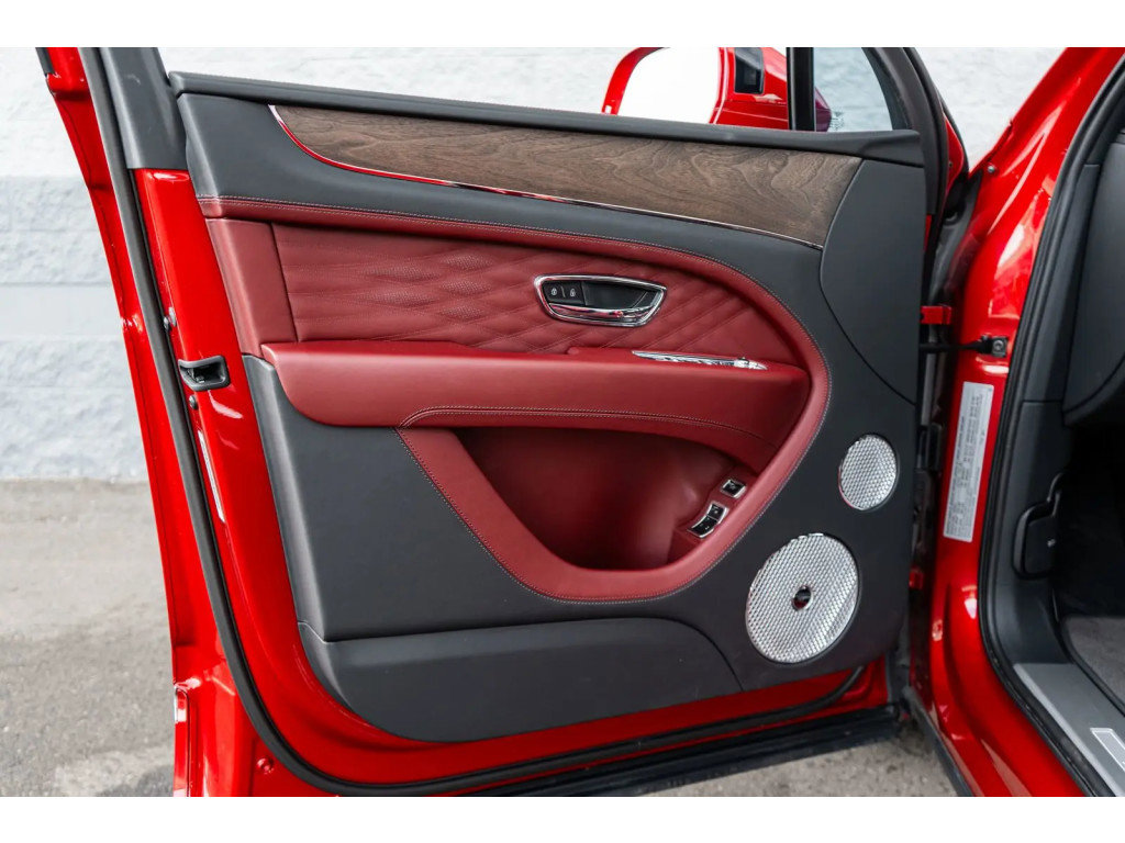 Used 2024 Bentley Bentayga Extended Wheelbase image 46