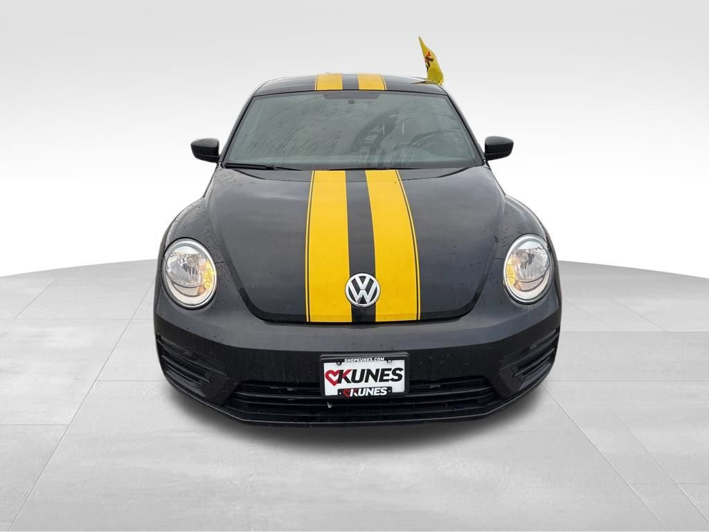 Used 2018 Volkswagen Beetle 2.0T S image 2