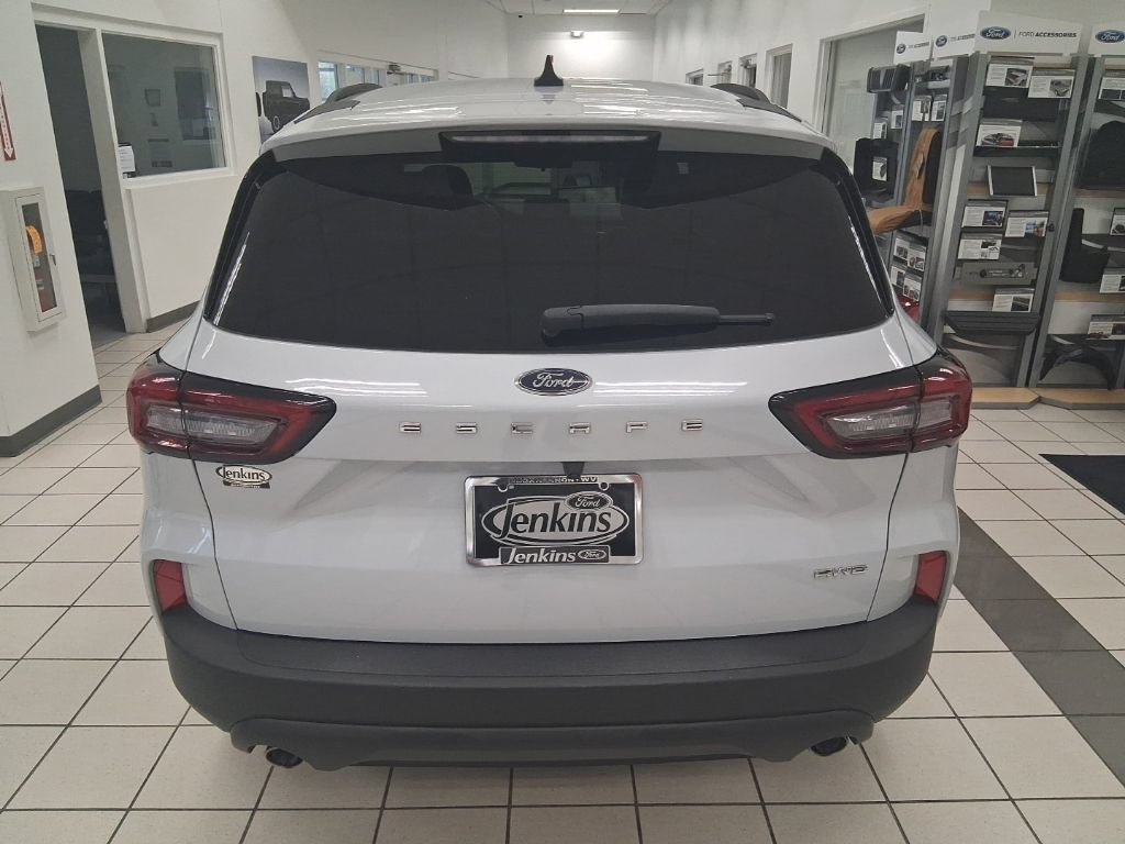 Used 2025 Ford Escape ST-Line AWD/4WD image 7