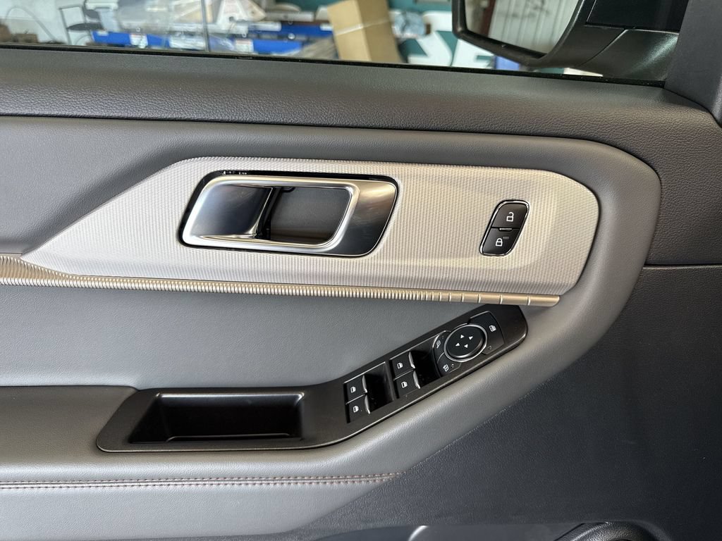 New 2026 Ford Explorer Active w/ Active Comfort Package AWD/4WD image 15