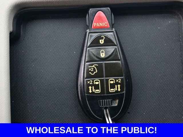 Used 2014 Chrysler Town & Country Touring image 17