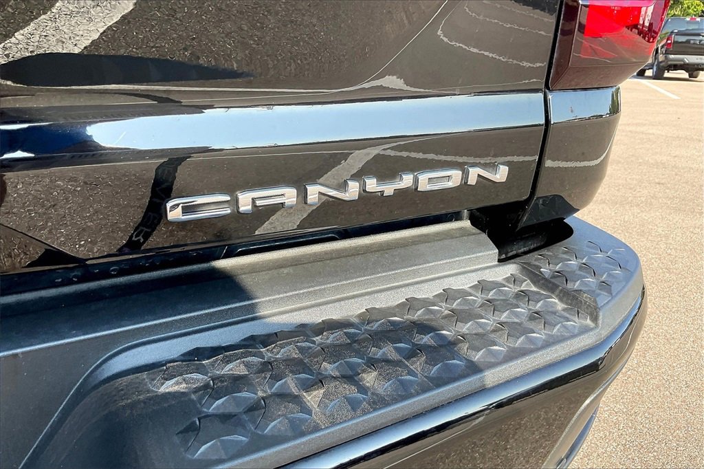 Used 2023 GMC Canyon Denali image 14