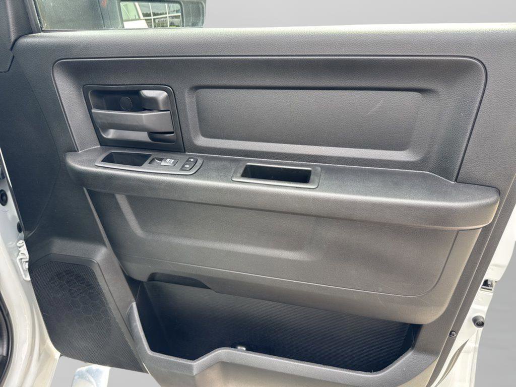 Used 2024 RAM 3500 Tradesman w/ Chrome Appearance Group image 35