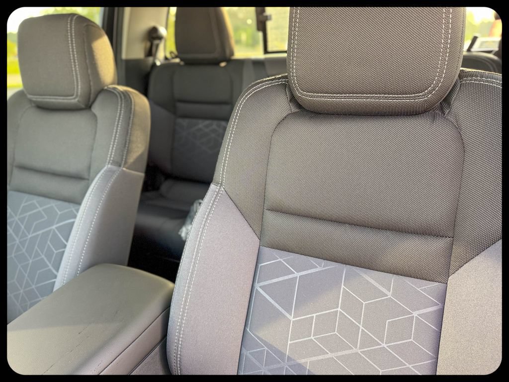 New 2026 Nissan Frontier SV AWD/4WD image 15