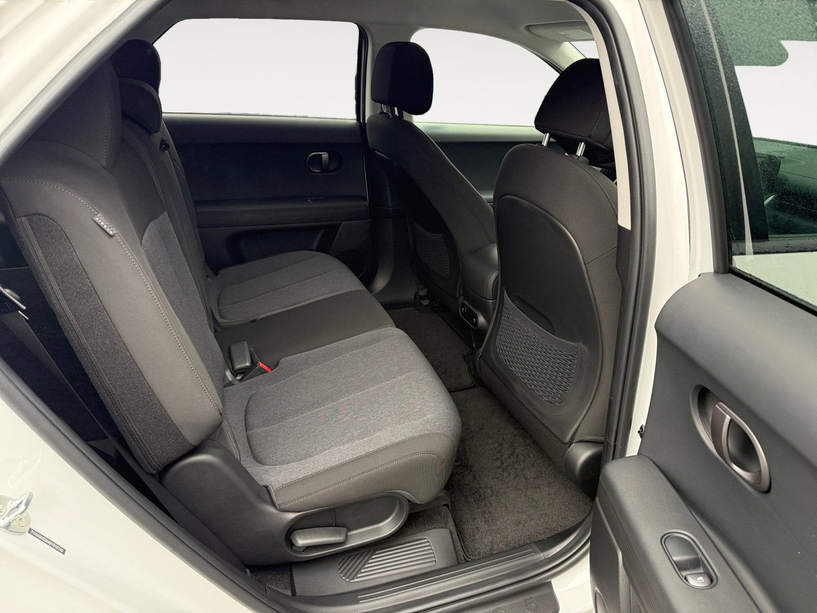 Certified 2025 Hyundai Ioniq 5 SE image 18