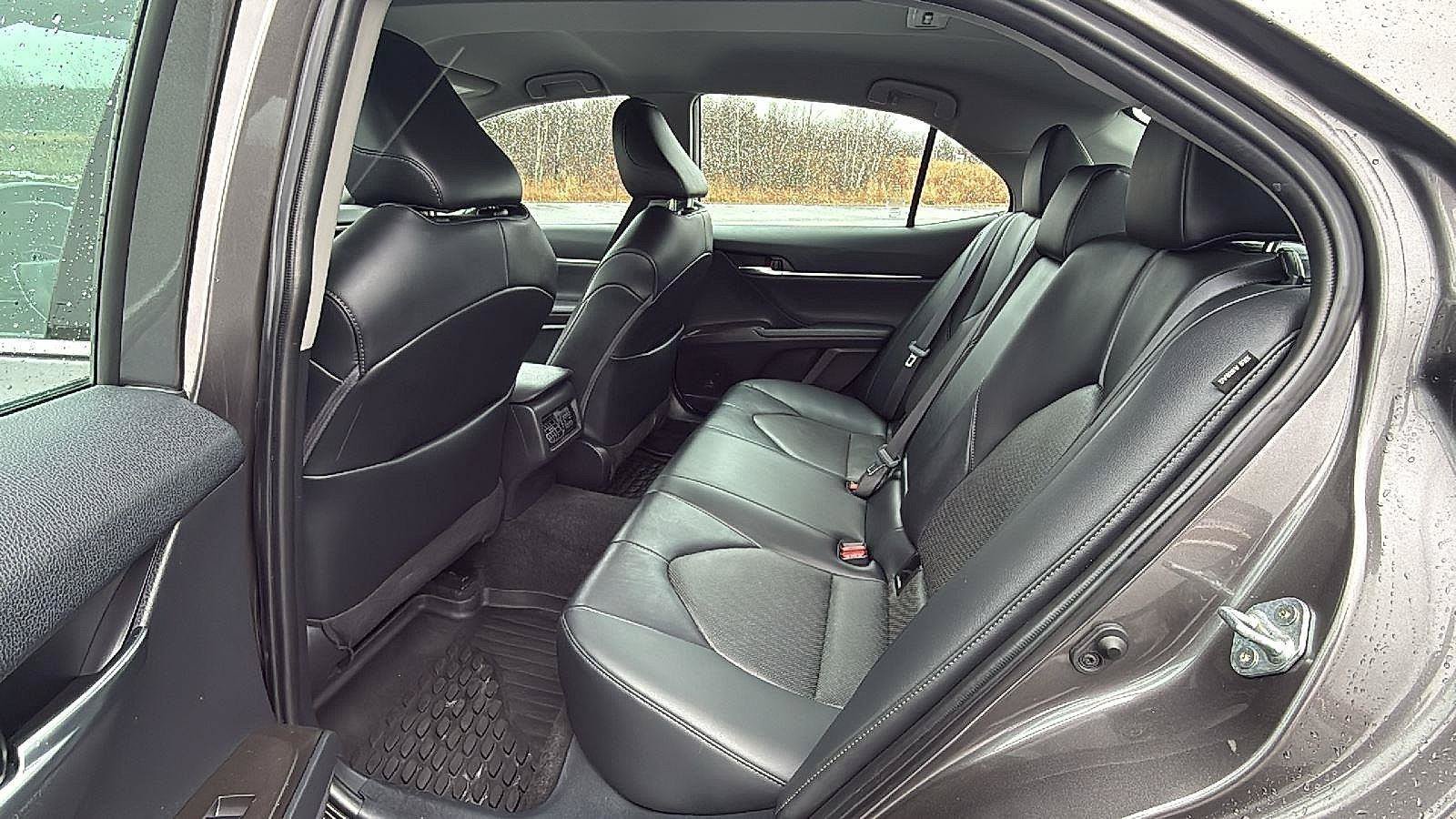 Used 2022 Toyota Camry XLE AWD/4WD image 23