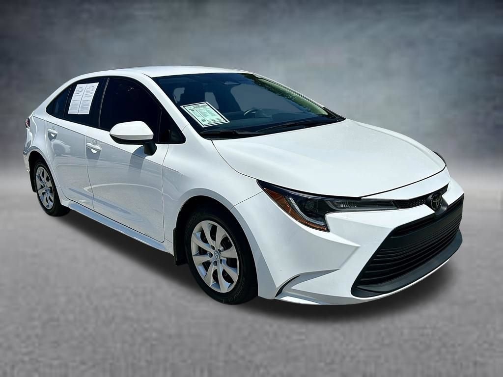 Used 2025 Toyota Corolla LE FWD image 3