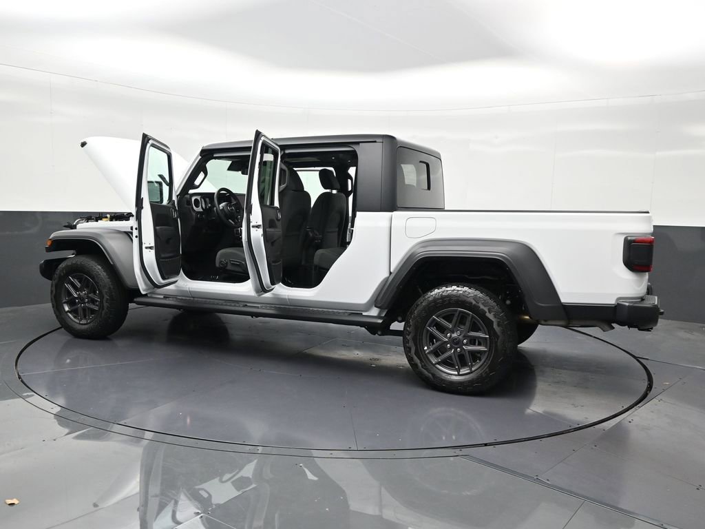 Used 2025 Jeep Gladiator Sport AWD/4WD image 39