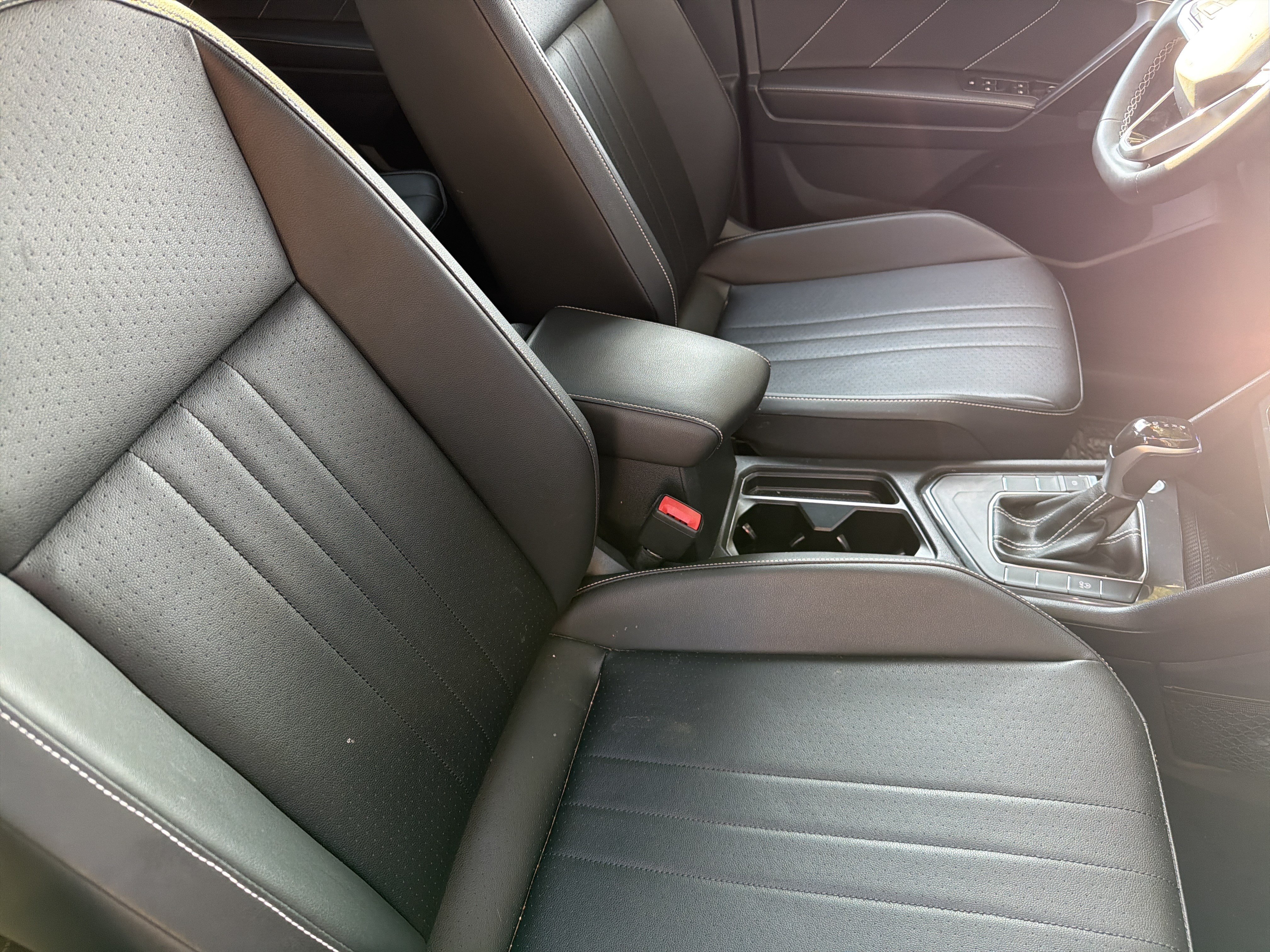 Used 2022 Volkswagen Tiguan SE FWD image 41