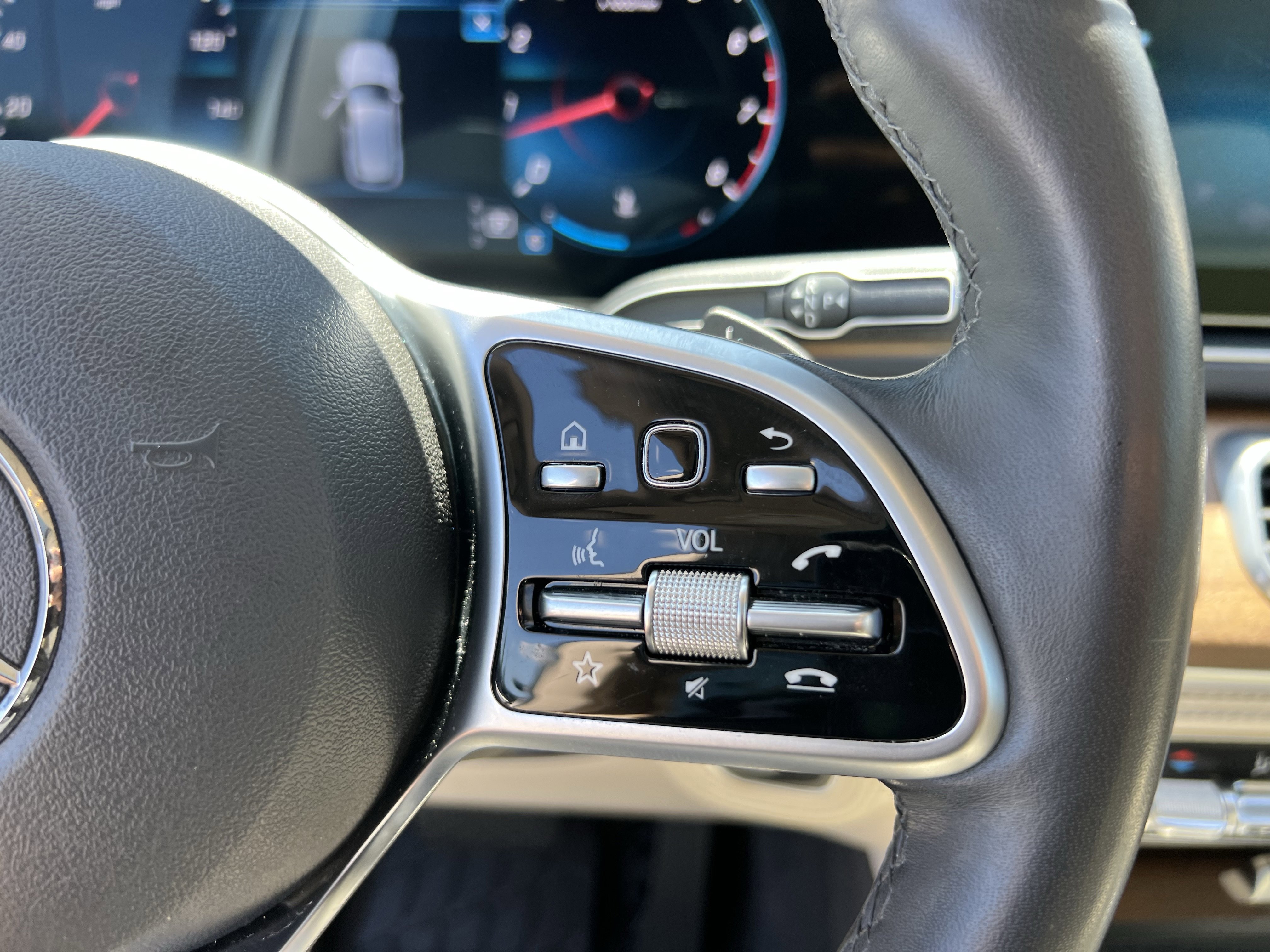 Used 2020 Mercedes-Benz GLE 350 4MATIC image 23