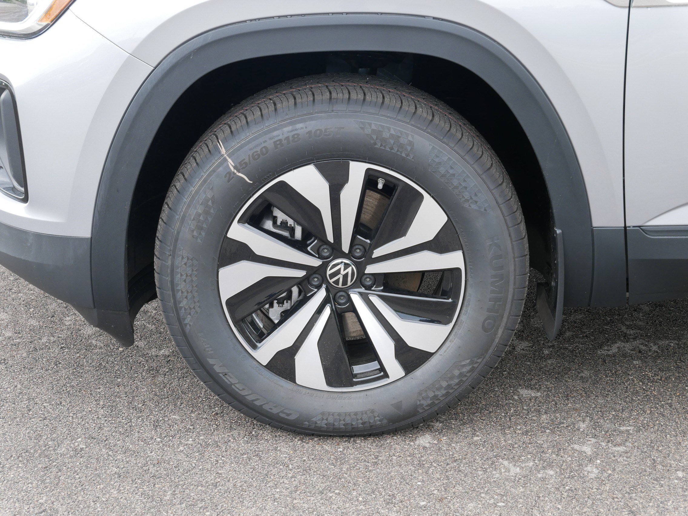 New 2025 Volkswagen Atlas Cross Sport SE image 4