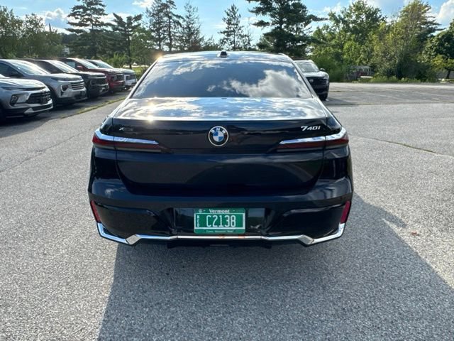 Used 2025 BMW 740i xDrive AWD/4WD image 40