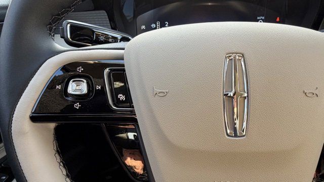 New 2026 Lincoln Corsair Premiere image 16