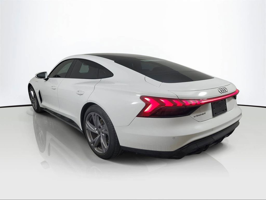 Used 2024 Audi e-tron GT Premium Plus image 4