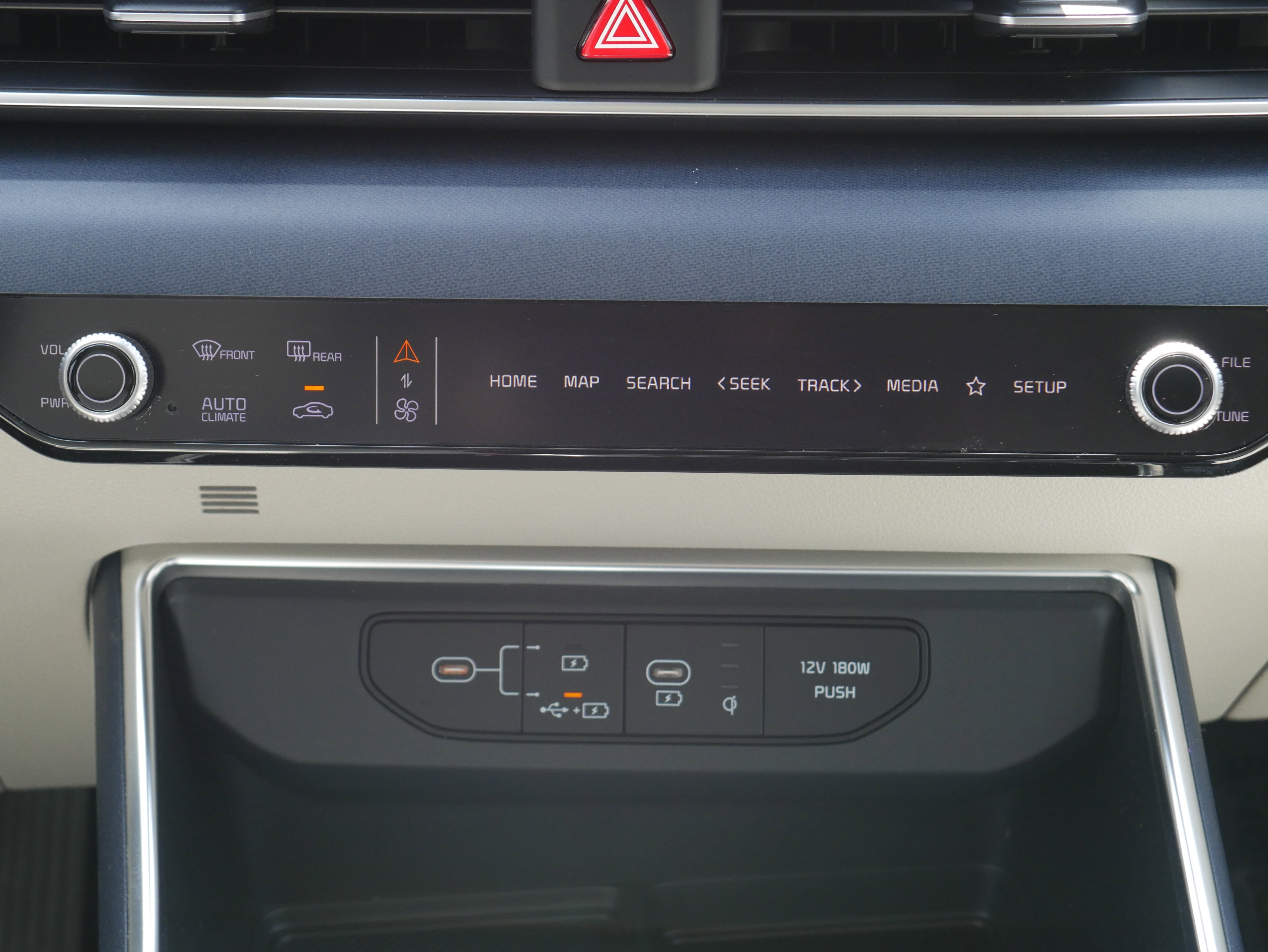 Certified 2025 Kia Carnival EX image 21