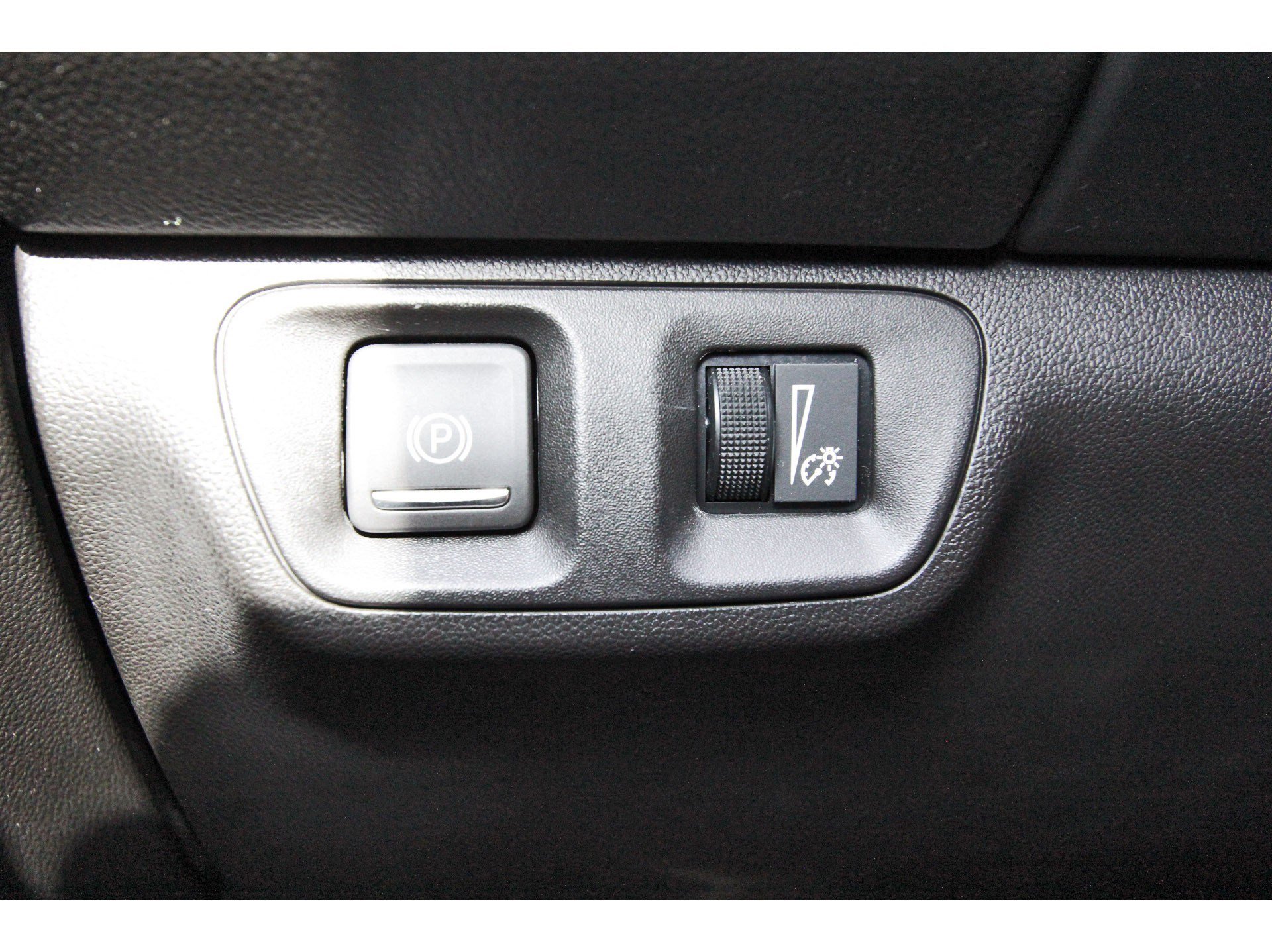 Used 2021 GMC Acadia SLT w/ Elevation Edition FWD image 23