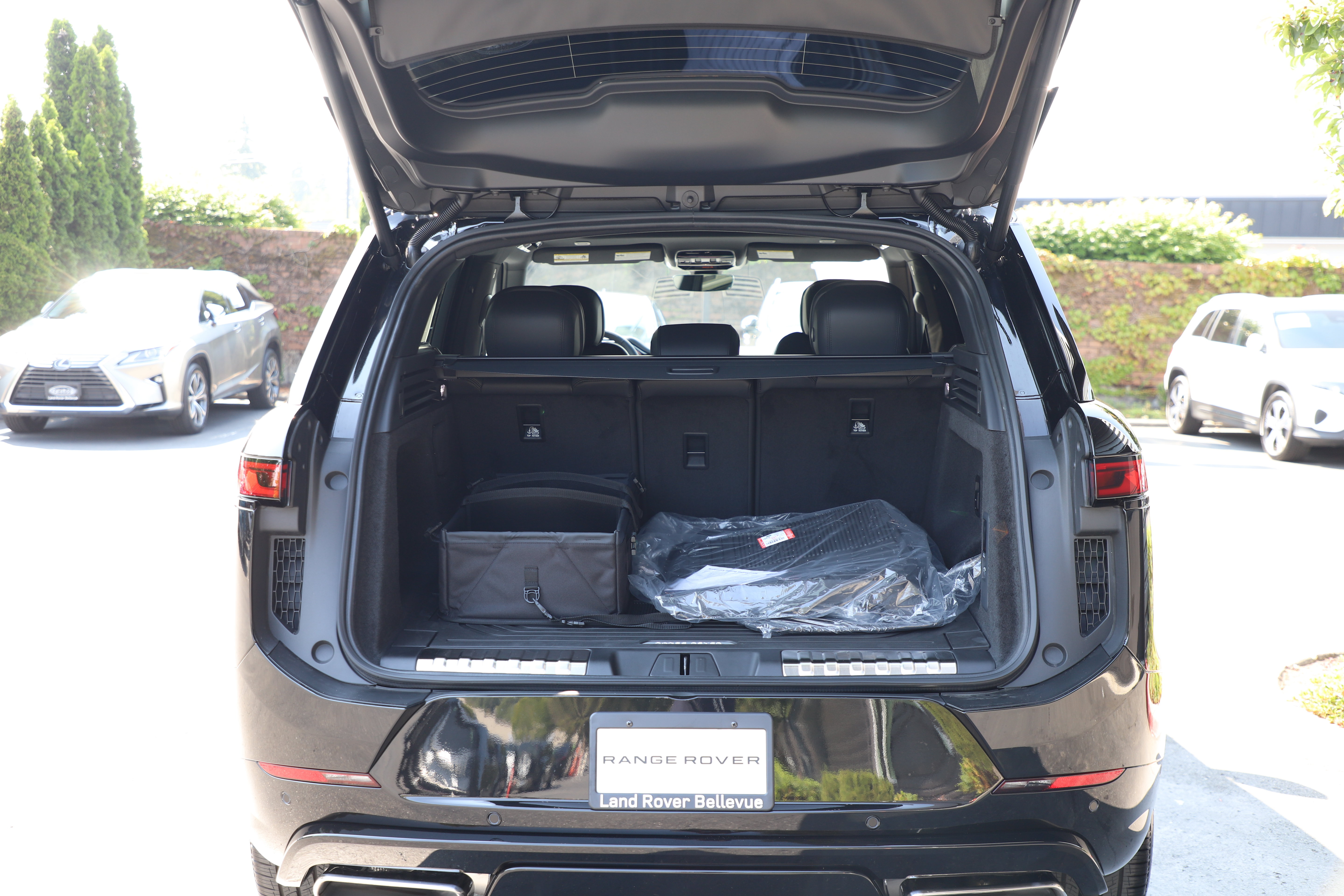 New 2026 Land Rover Range Rover Sport Dynamic SE AWD/4WD image 16