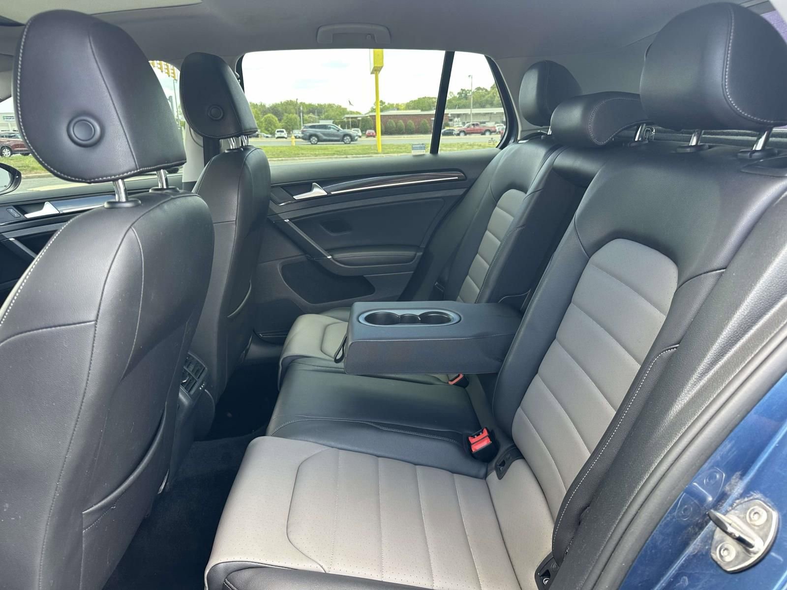 Used 2015 Volkswagen Golf TDI SEL image 12