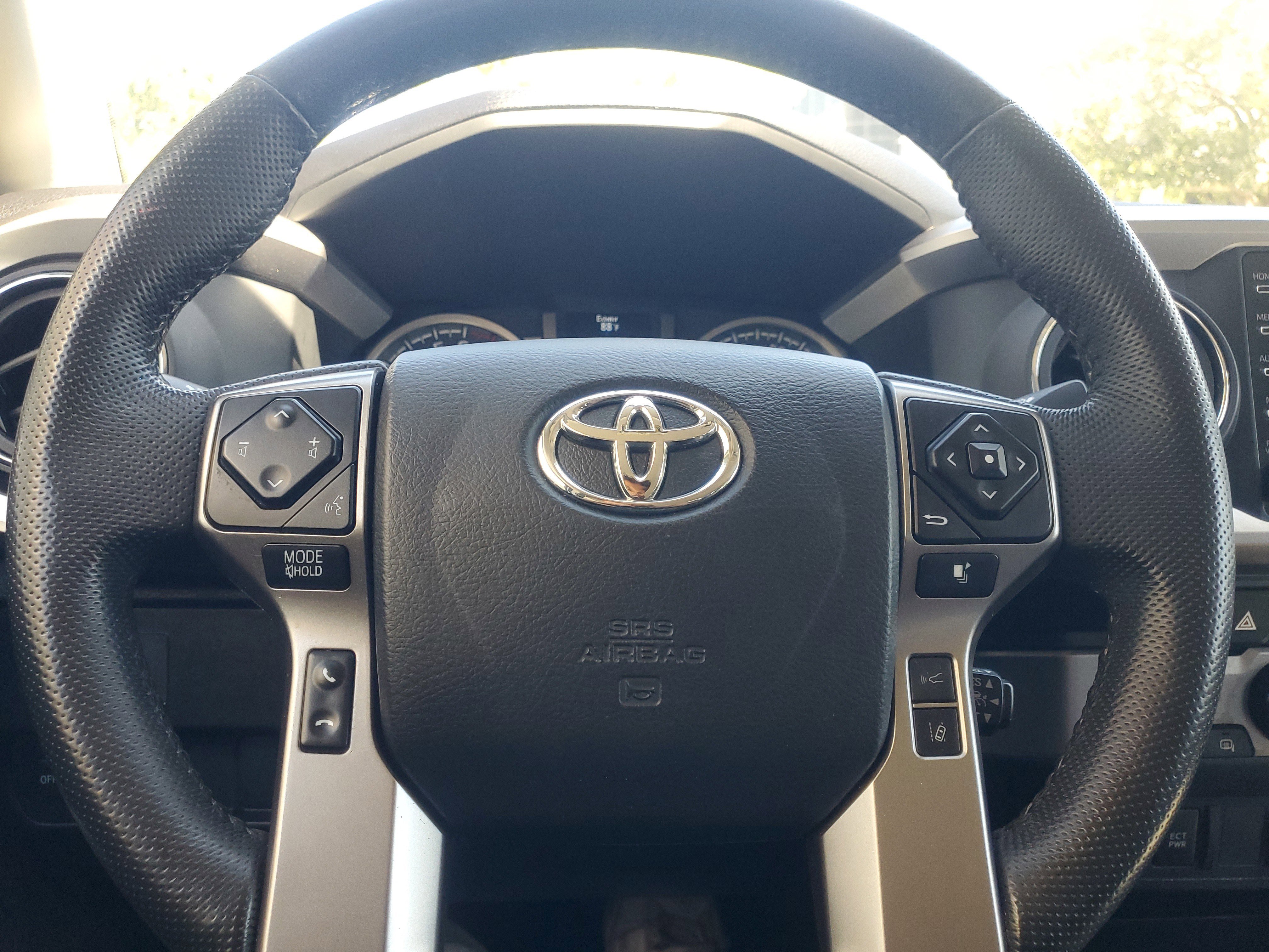 Used 2022 Toyota Tacoma SR5 w/ Technology Package RWD image 19