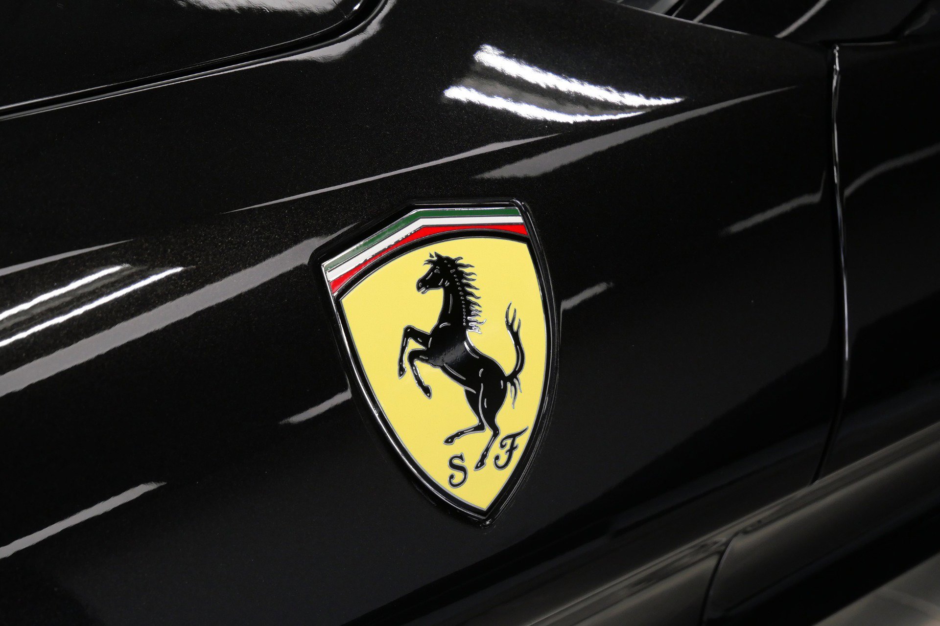 Used 2015 Ferrari California T RWD image 45