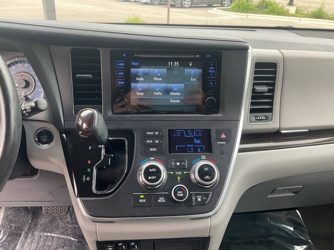 Used 2015 Toyota Sienna XLE FWD image 20