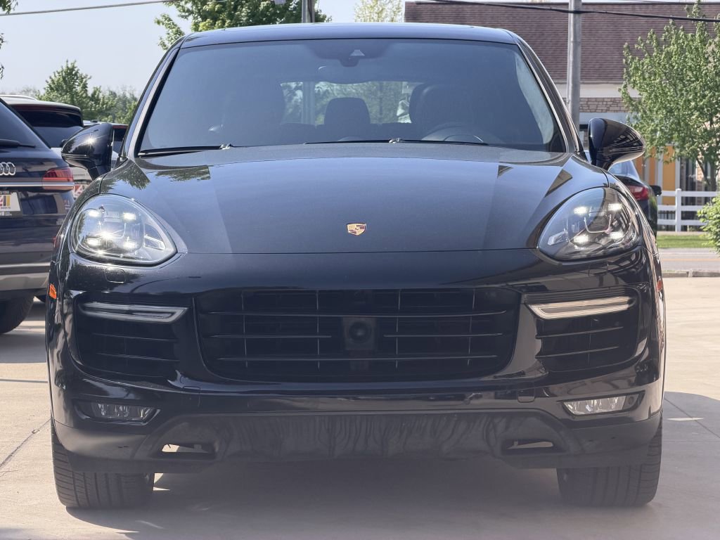 Used 2018 Porsche Cayenne Turbo S AWD/4WD image 4