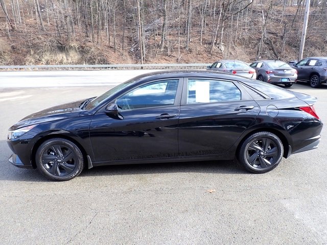 Used 2023 Hyundai Elantra SEL image 9