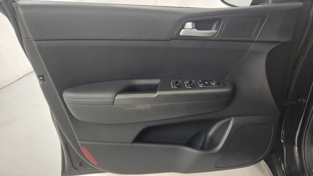Used 2021 Kia Sportage LX FWD image 18