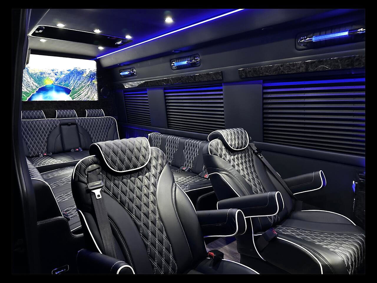 Used 2024 Mercedes-Benz Sprinter 3500 image 4