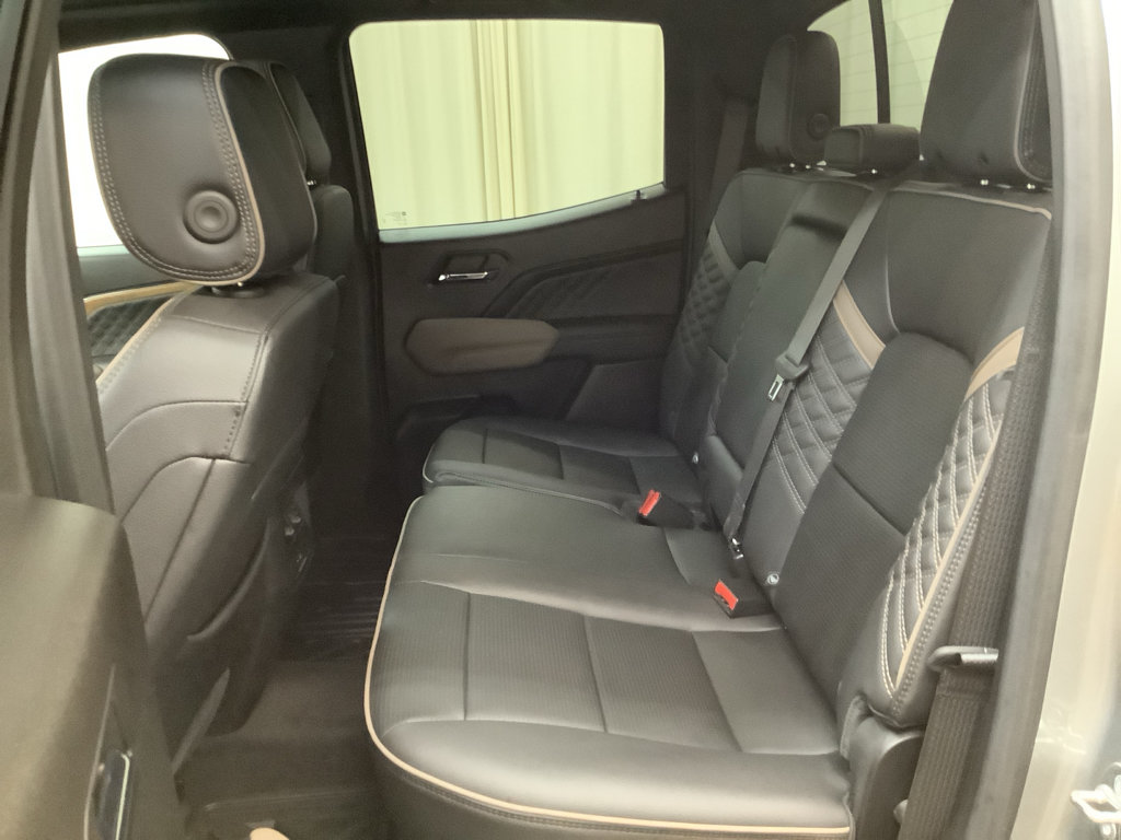 Used 2025 GMC Canyon Denali AWD/4WD image 22
