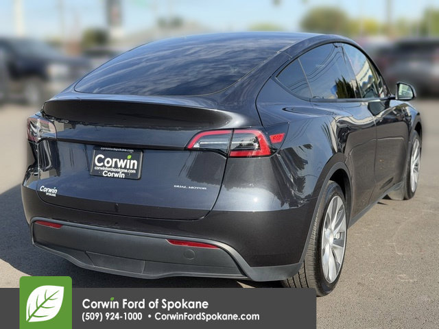 Used 2024 Tesla Model Y Long Range AWD/4WD image 17