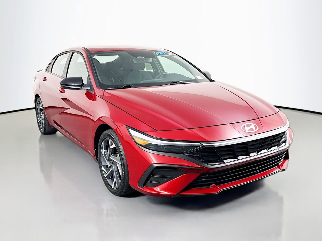 Certified 2025 Hyundai Elantra Sport FWD image 3