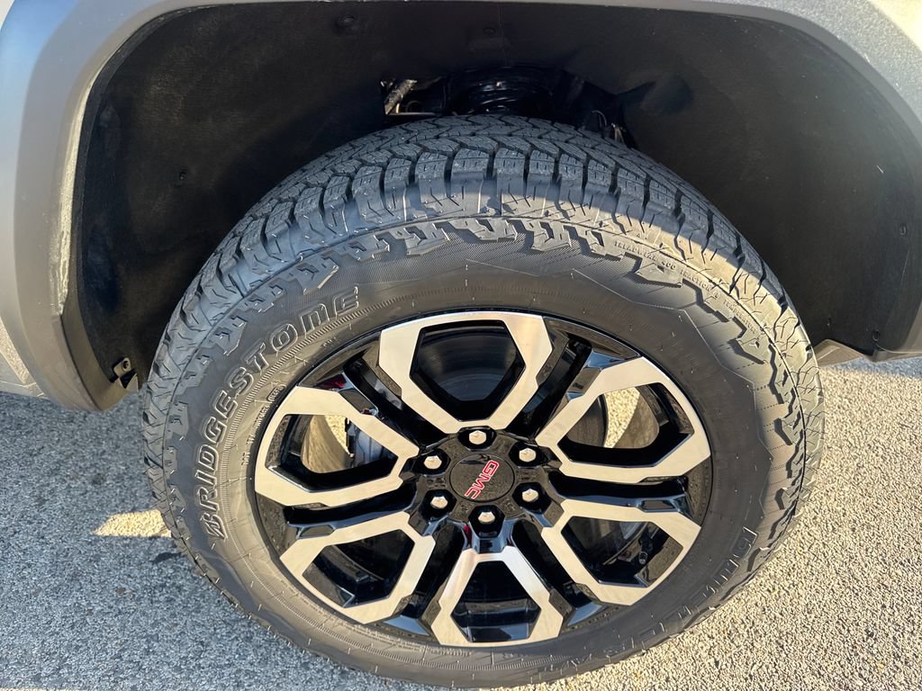 New 2026 GMC Canyon AT4 w/ Technology Plus Package AWD/4WD image 10